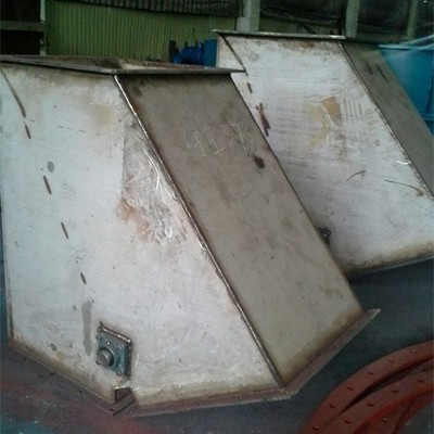 不鏽鋼(gang)闆式側三通